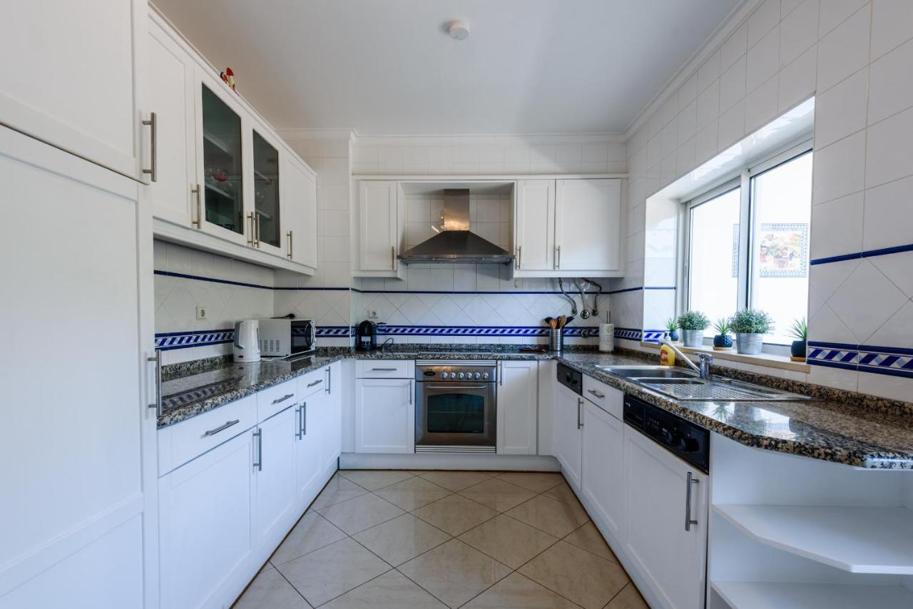 Amazing Apartment In Albufeira Buitenkant foto