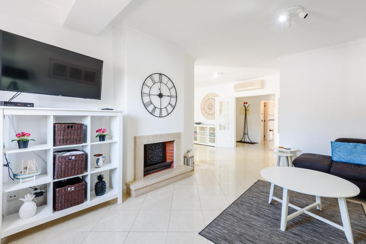 Amazing Apartment In Albufeira Buitenkant foto