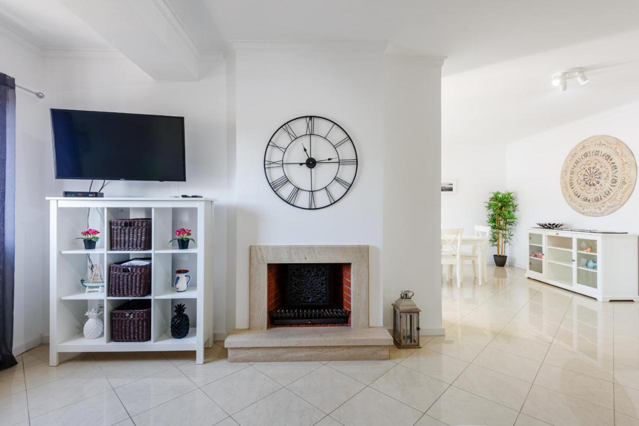 Amazing Apartment In Albufeira Buitenkant foto