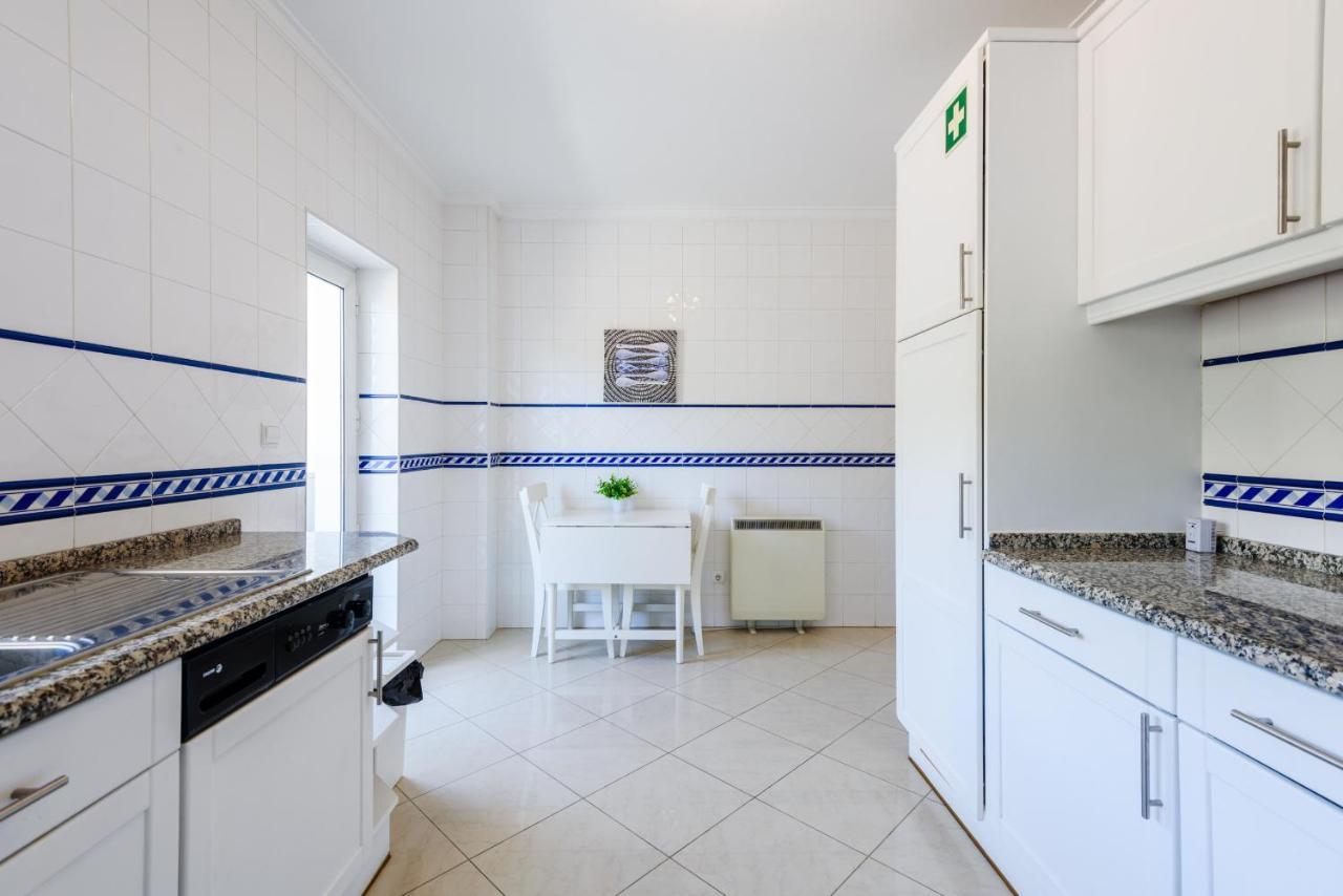 Amazing Apartment In Albufeira Buitenkant foto